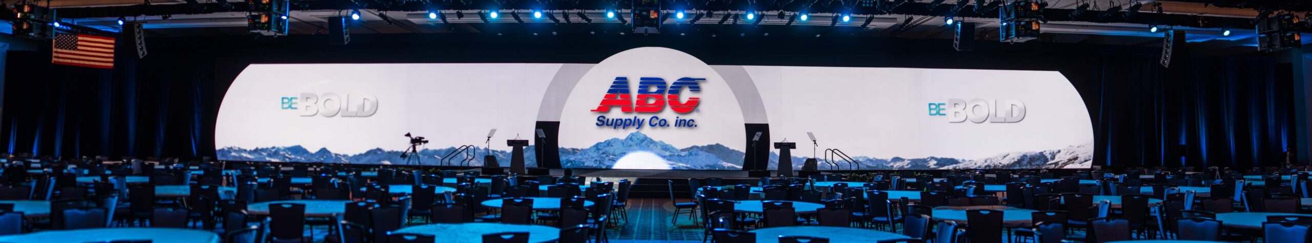 Precision Video Mapping for Walls Stages and 3D-Spaces